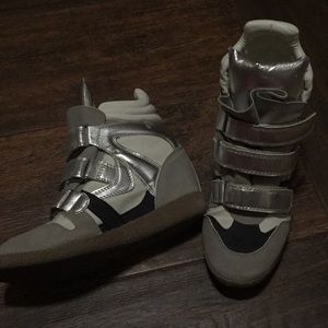 Candie’s high top heeled sneaker